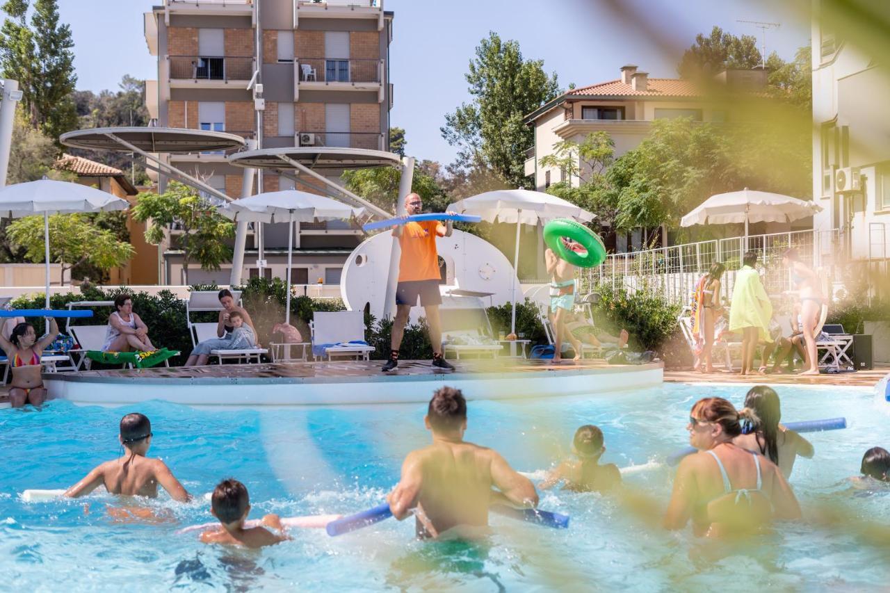 Nautilus Family Hotel Pesaro Esterno foto