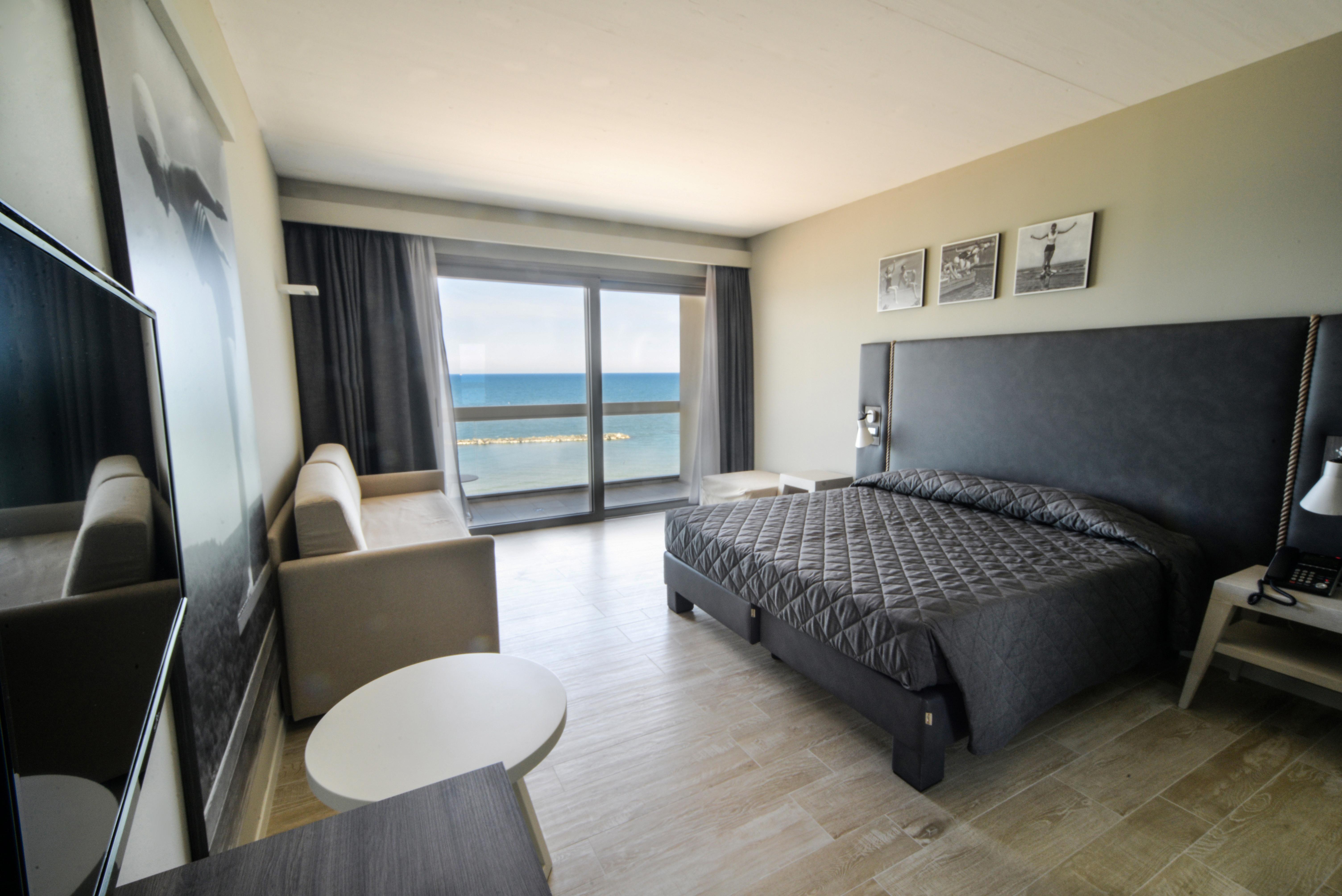 Nautilus Family Hotel Pesaro Esterno foto