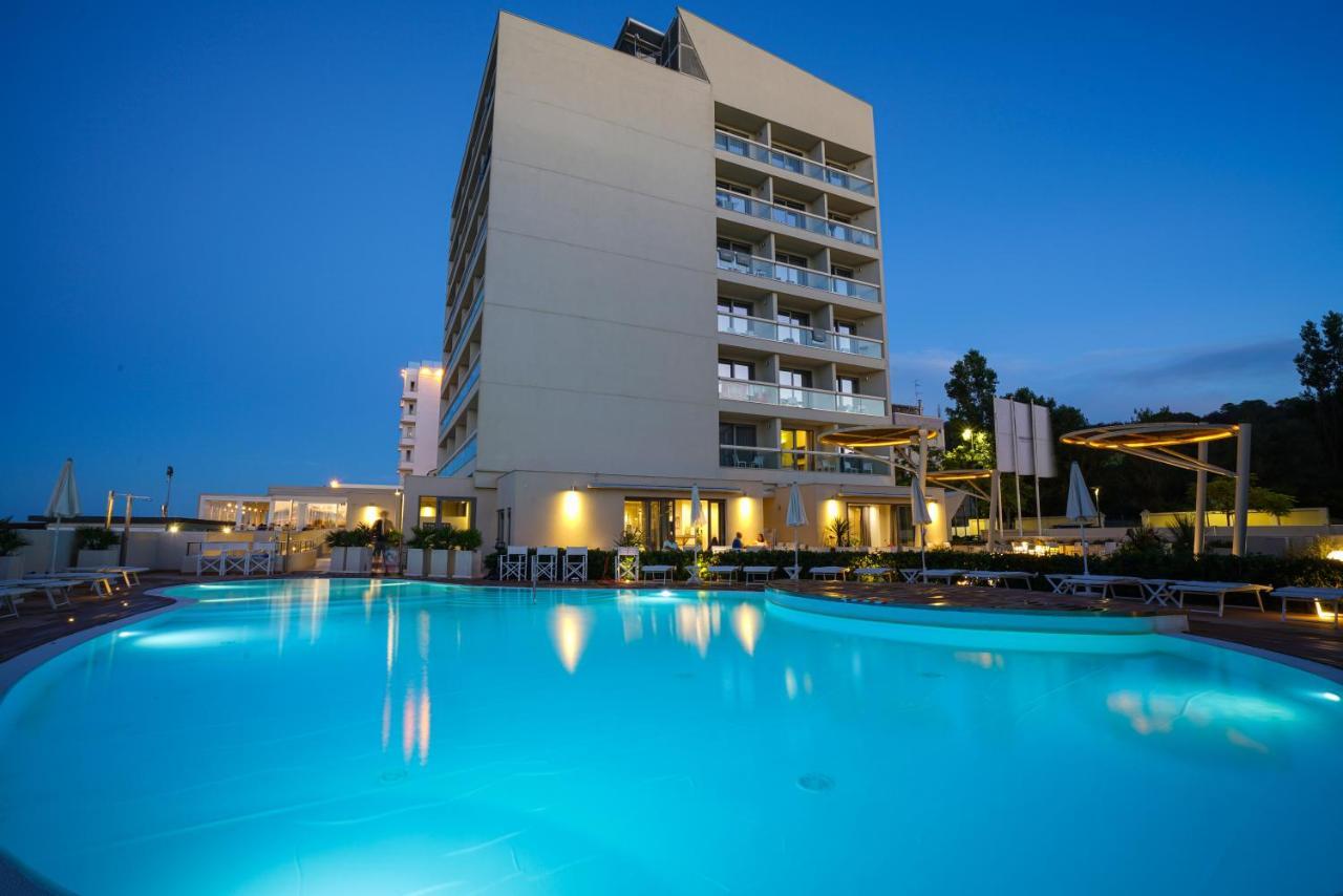 Nautilus Family Hotel Pesaro Esterno foto