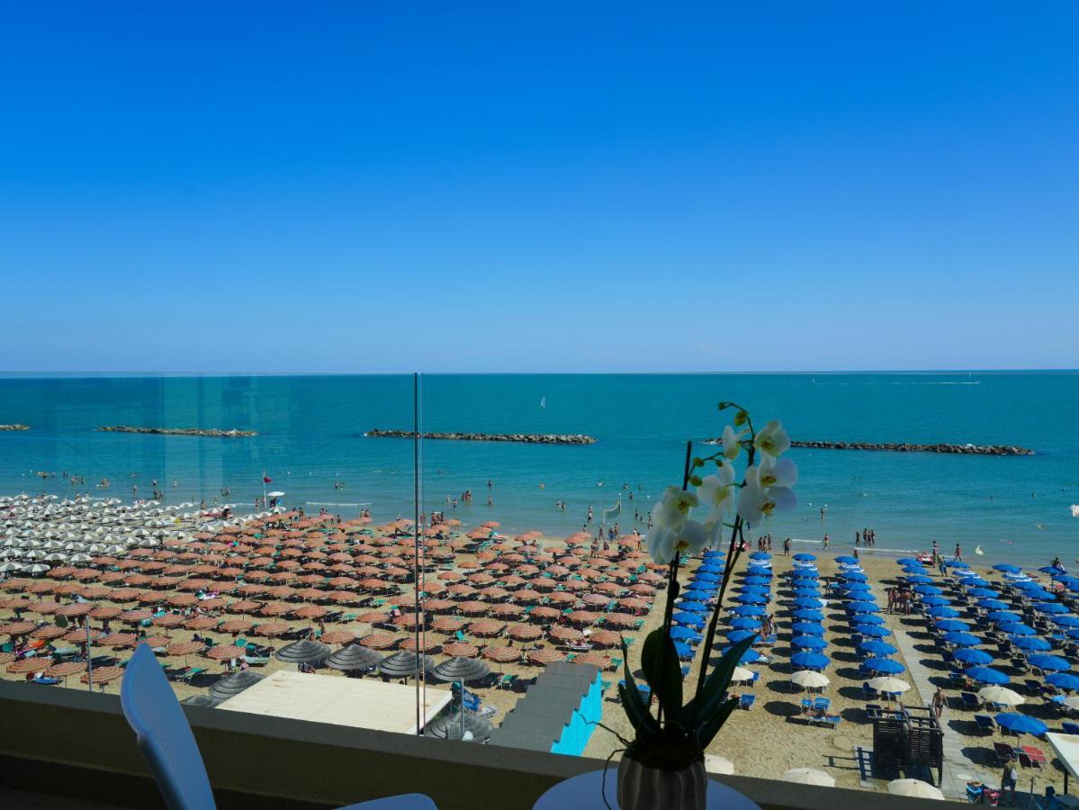 Nautilus Family Hotel Pesaro Esterno foto