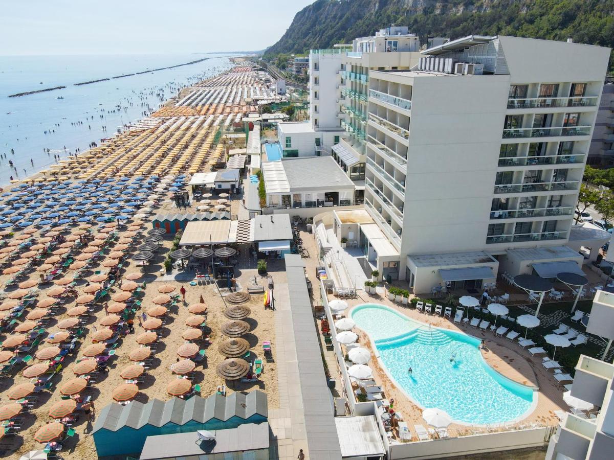 Nautilus Family Hotel Pesaro Esterno foto