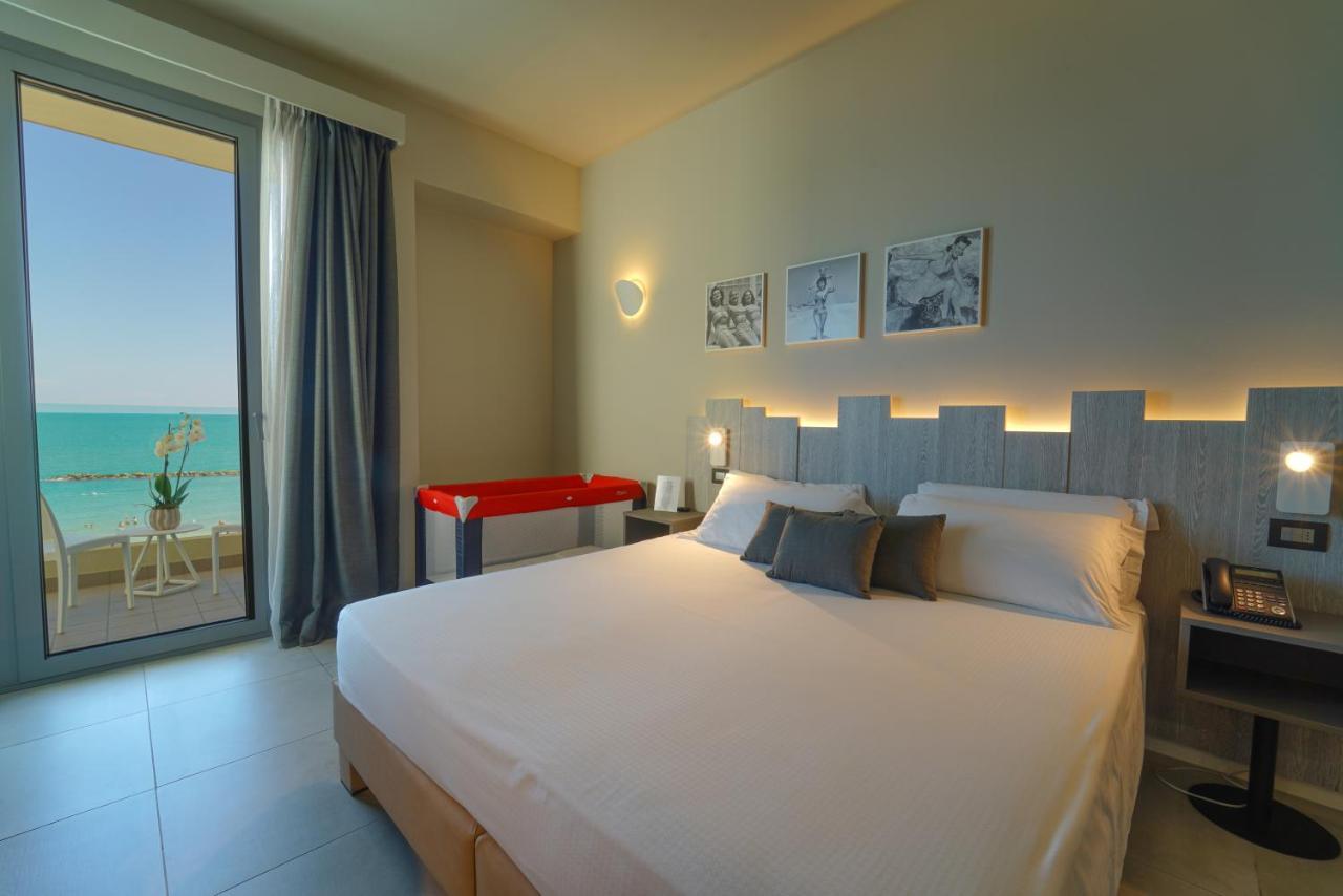 Nautilus Family Hotel Pesaro Esterno foto