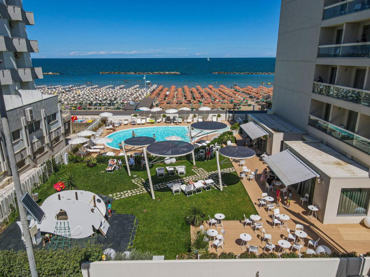 Nautilus Family Hotel Pesaro Esterno foto