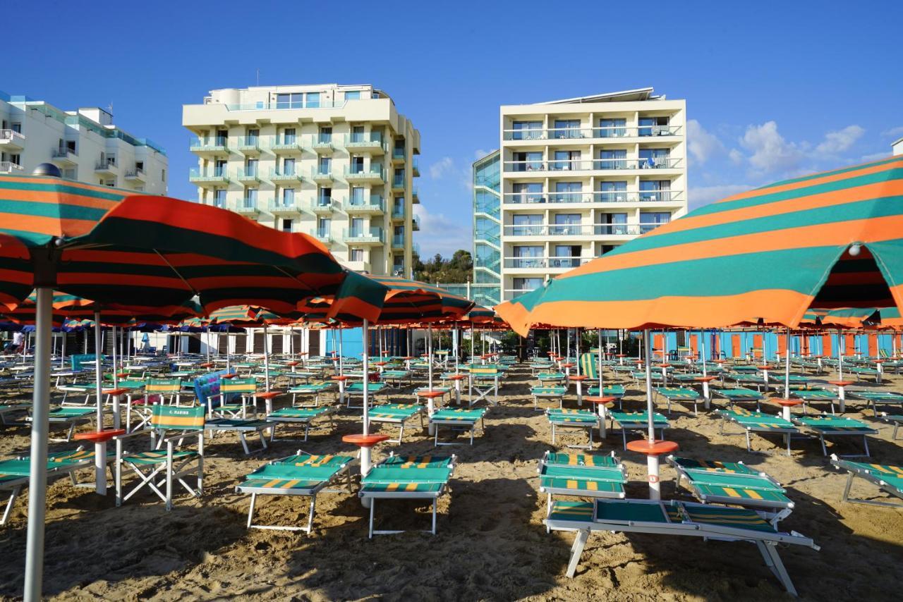 Nautilus Family Hotel Pesaro Esterno foto