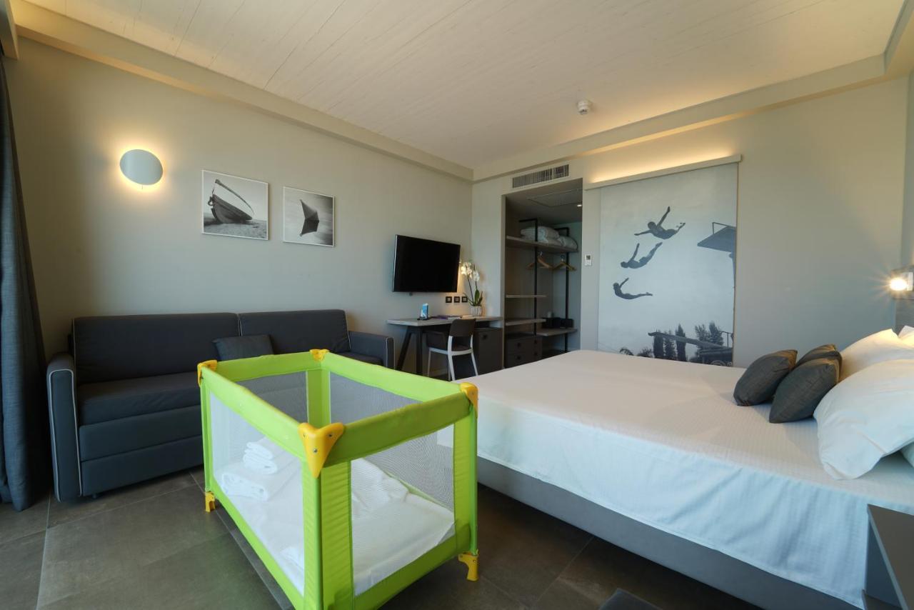 Nautilus Family Hotel Pesaro Esterno foto