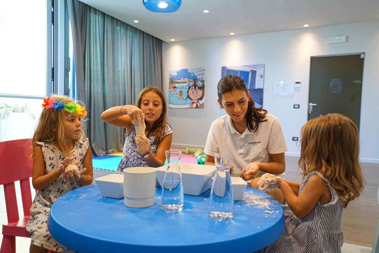 Nautilus Family Hotel Pesaro Esterno foto