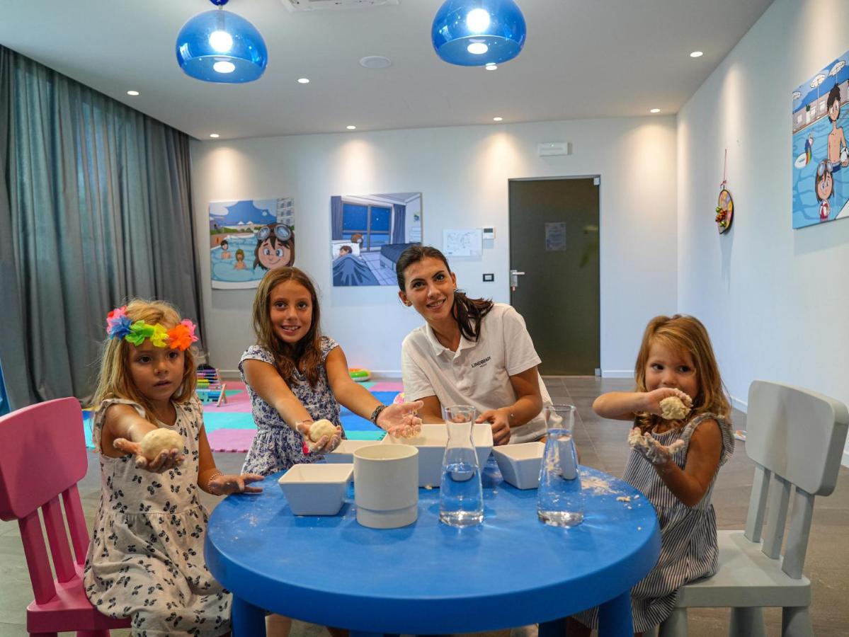 Nautilus Family Hotel Pesaro Esterno foto