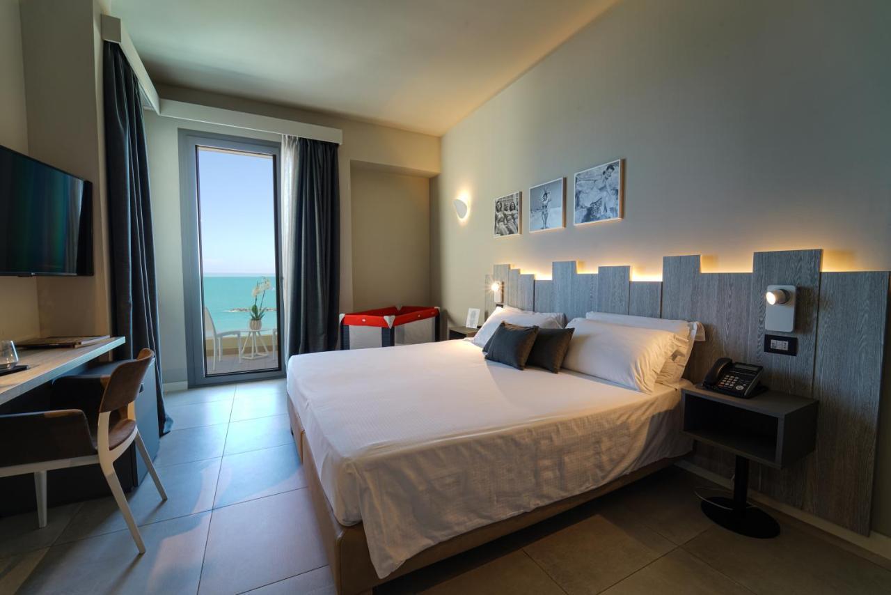 Nautilus Family Hotel Pesaro Esterno foto