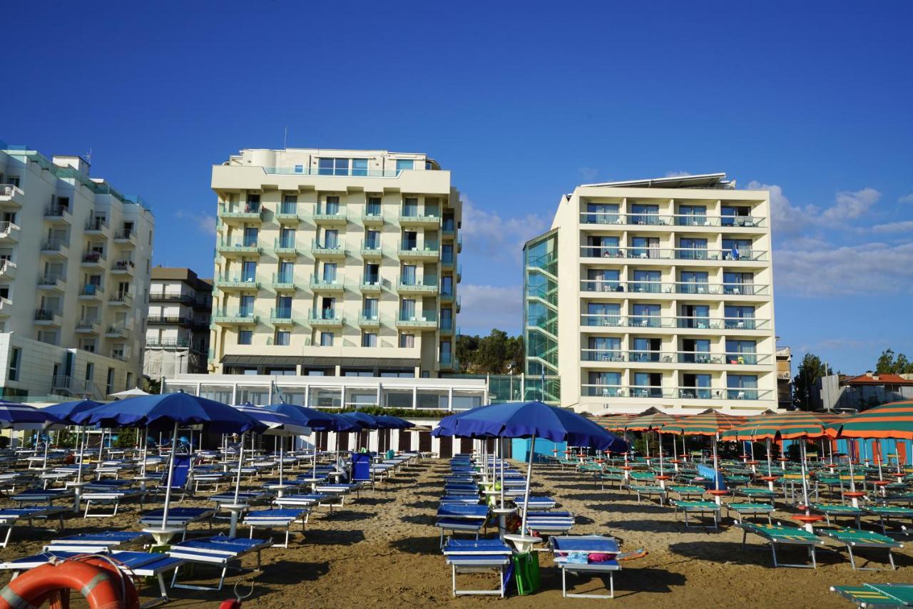 Nautilus Family Hotel Pesaro Esterno foto
