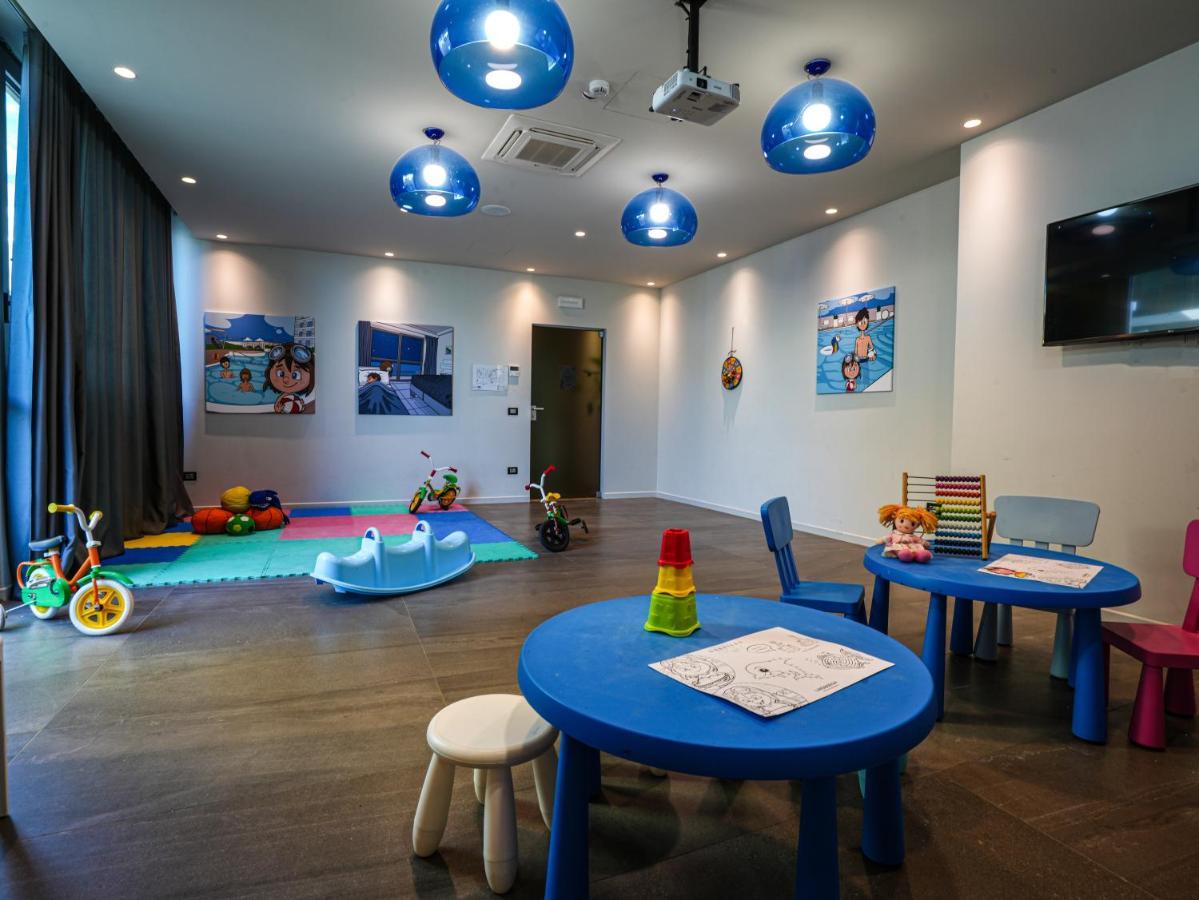 Nautilus Family Hotel Pesaro Esterno foto