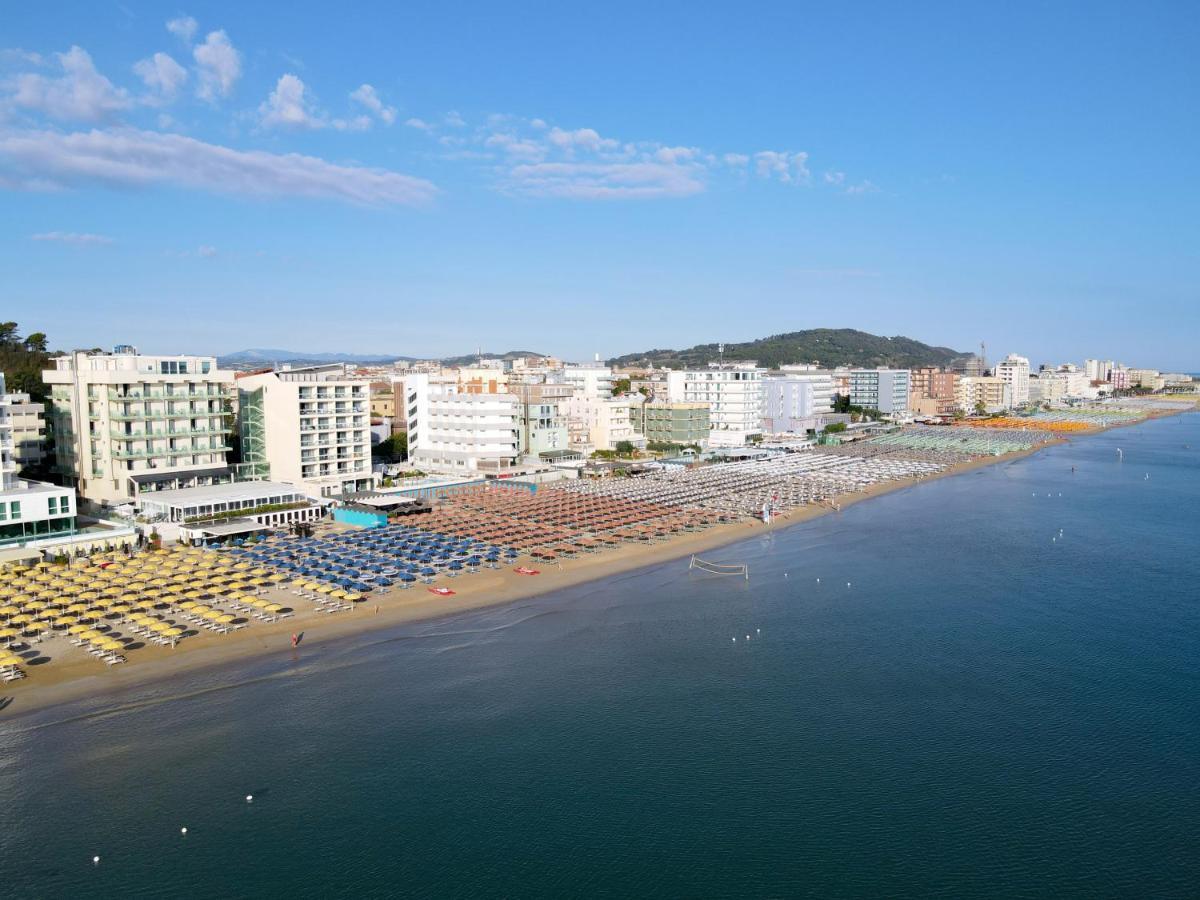 Nautilus Family Hotel Pesaro Esterno foto