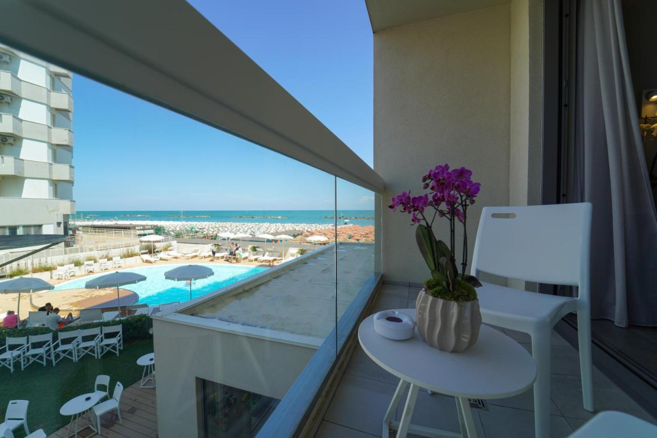 Nautilus Family Hotel Pesaro Esterno foto